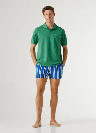 Badshorts med ränder