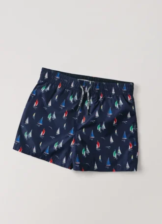 Badshorts med segelbåtar