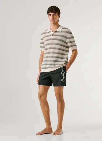 Badshorts med tryckt logotyp