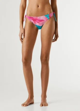 Bikinitrosor med blommönster