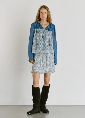 Blus med blommönster