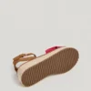 Kilsandaler med korsband Kilsandaler med korsband