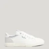 Klassiska sneakers med detaljer i mocka Klassiska sneakers med detaljer i mocka