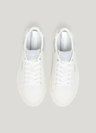 Klassiska sneakers med detaljer i mocka