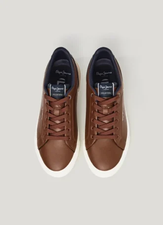 Klassiska sneakers med detaljer i mocka