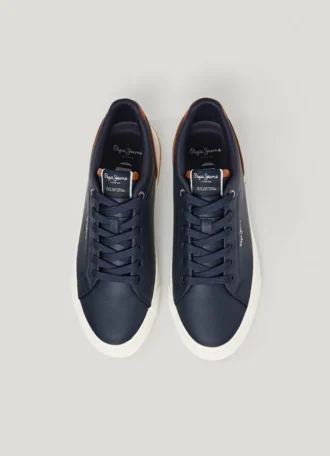 Klassiska sneakers med detaljer i mocka