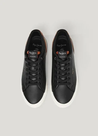 Klassiska sneakers med detaljer i mocka