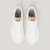 Klassiska sneakers med detaljer i mocka Klassiska sneakers med detaljer i mocka