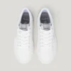 Klassiska sneakers med detaljer i mocka Klassiska sneakers med detaljer i mocka