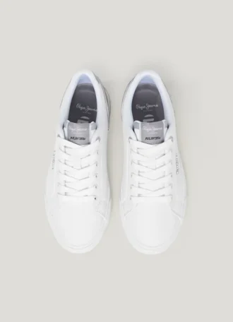 Klassiska sneakers med detaljer i mocka