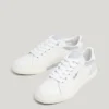 Klassiska sneakers med detaljer i mocka Klassiska sneakers med detaljer i mocka