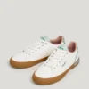 Klassiska sneakers med detaljer i mocka Klassiska sneakers med detaljer i mocka
