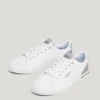 Klassiska sneakers med detaljer i mocka Klassiska sneakers med detaljer i mocka