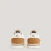 Klassiska sneakers med detaljer i mocka Klassiska sneakers med detaljer i mocka