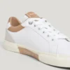 Klassiska sneakers med detaljer i mocka Klassiska sneakers med detaljer i mocka