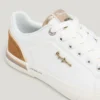 Klassiska sneakers med detaljer i mocka Klassiska sneakers med detaljer i mocka