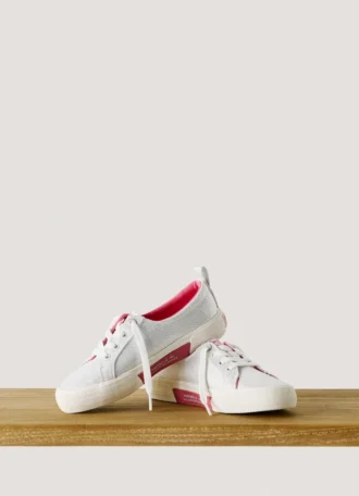 Klassiska sneakers med metalliska ränder – Kenton