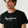 T-shirt med logotyp i normal passform T-shirt med logotyp i normal passform