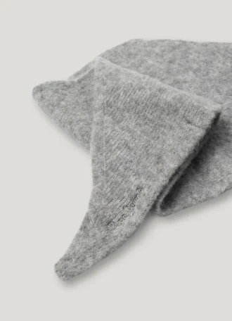 Triangulär stickad halsduk Triangulär stickad halsduk