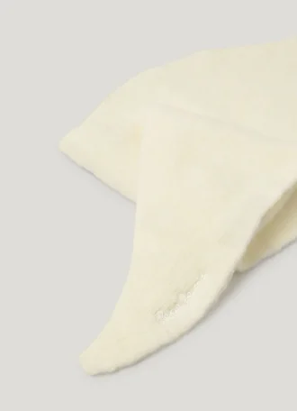 Triangulär stickad halsduk Triangulär stickad halsduk
